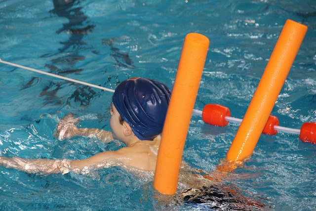 swim, swimming pool, swimming noodle, water, noodle, young, fun, sports, nature, active, child, to learn, swimming course, swimming lessons